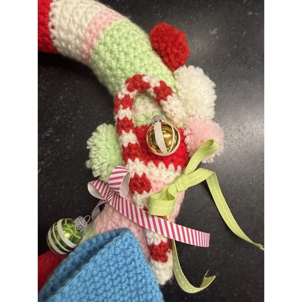 Vtg Handmade Crocheted Christmas Wreath Wall Hanging 13